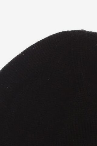 GUESS Hut oder Mütze L in Schwarz