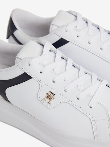 TOMMY HILFIGER Sneakers laag 'Pointy' in Wit