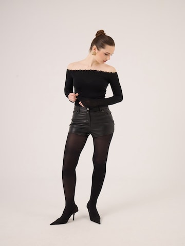 HOLLY LOLLY Blouse in Zwart