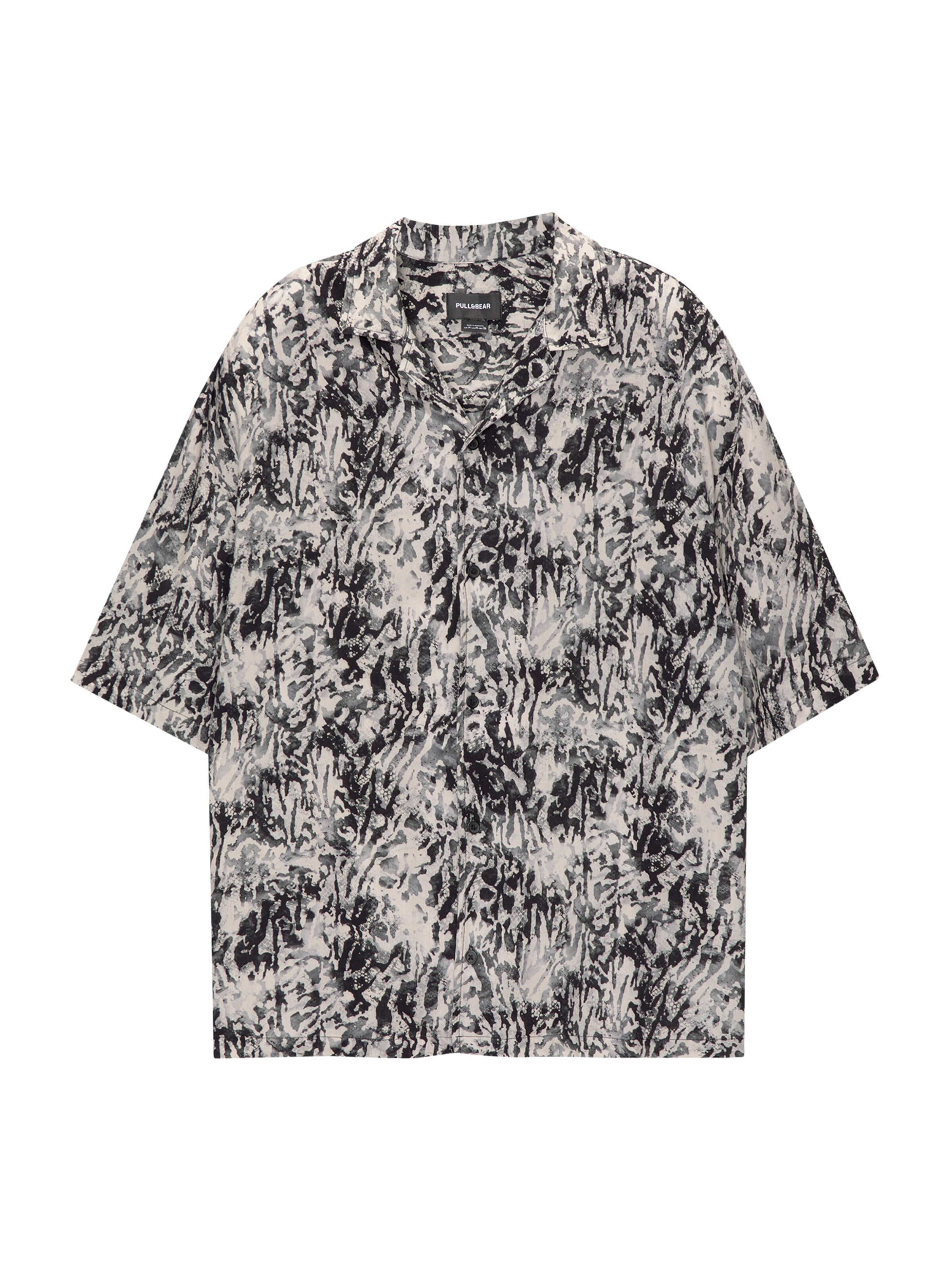 Pull&Bear Comfort fit Srajca | črna barva: sprednja stran