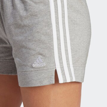 ADIDAS SPORTSWEAR Regular Sportshorts 'Essentials' in Grau