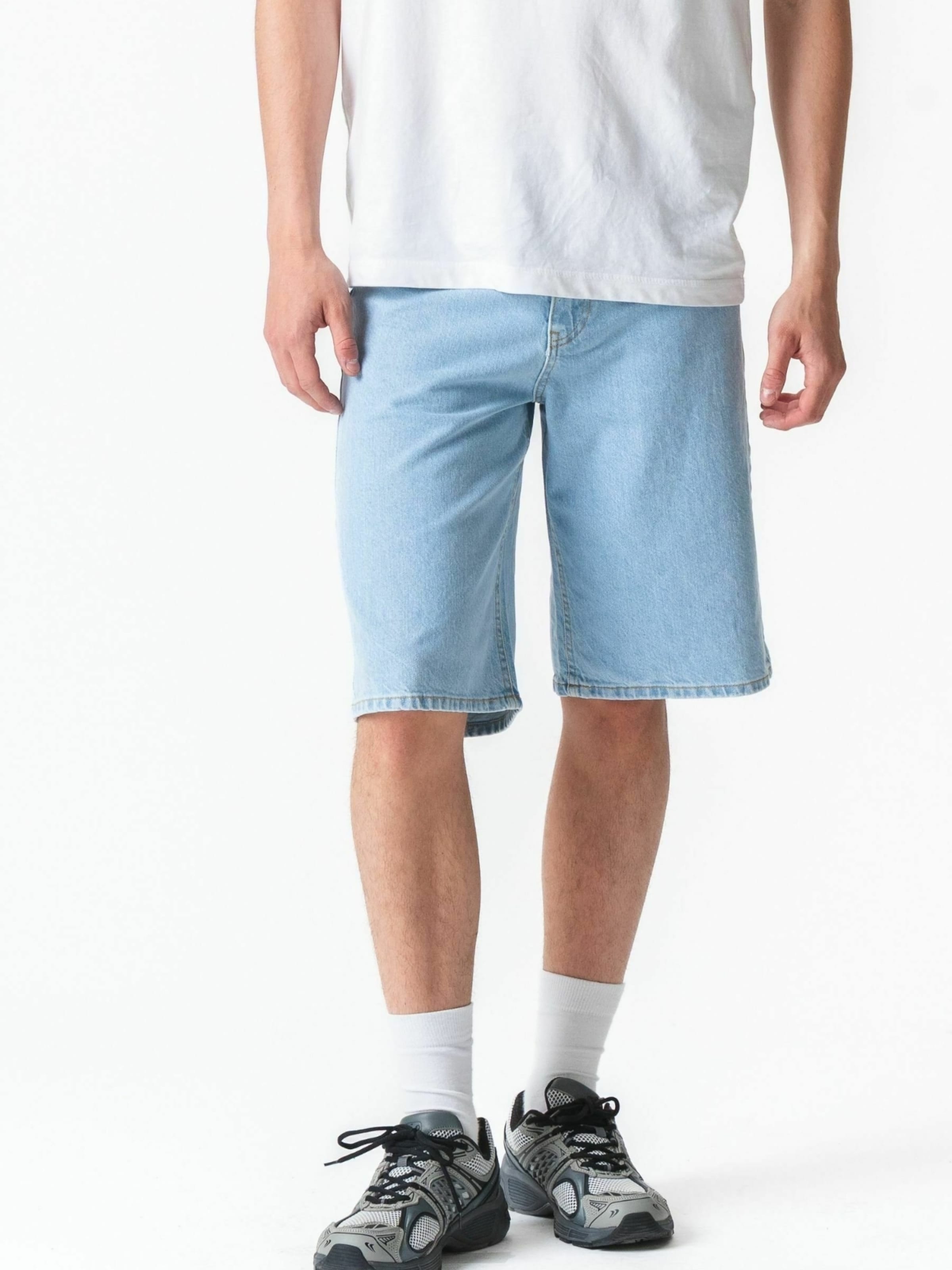 Regular Pantalon ' Denim shorts ' TEESHOPPEN en bleu : devant