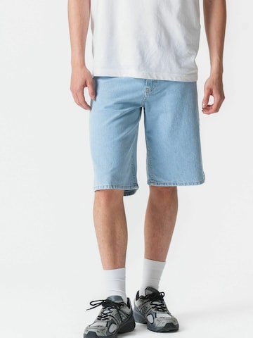 Regular Pantalon ' Denim shorts ' TEESHOPPEN en bleu : devant