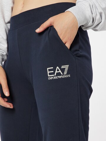 EA7 Emporio Armani Tapered Hose in Blau