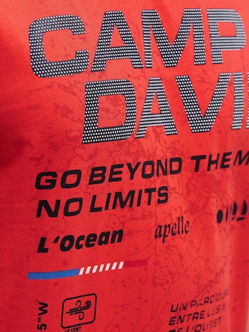 Tricou de la CAMP DAVID pe roșu