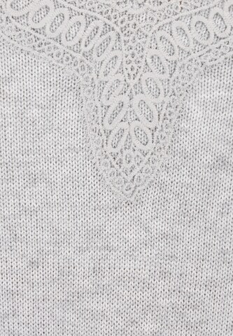 NAEMI - Pullover em cinzento