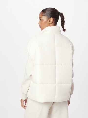 Nike Sportswear Bodywarmer in Beige