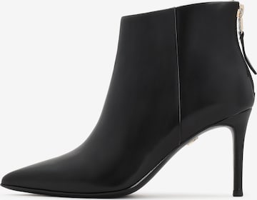 melns Kazar Puszābaki: no priekšpuses