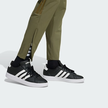 Coupe slim Pantalon de sport 'House Of Tiro' ADIDAS SPORTSWEAR en vert