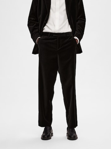 SELECTED HOMME Regular Pants in Black: front