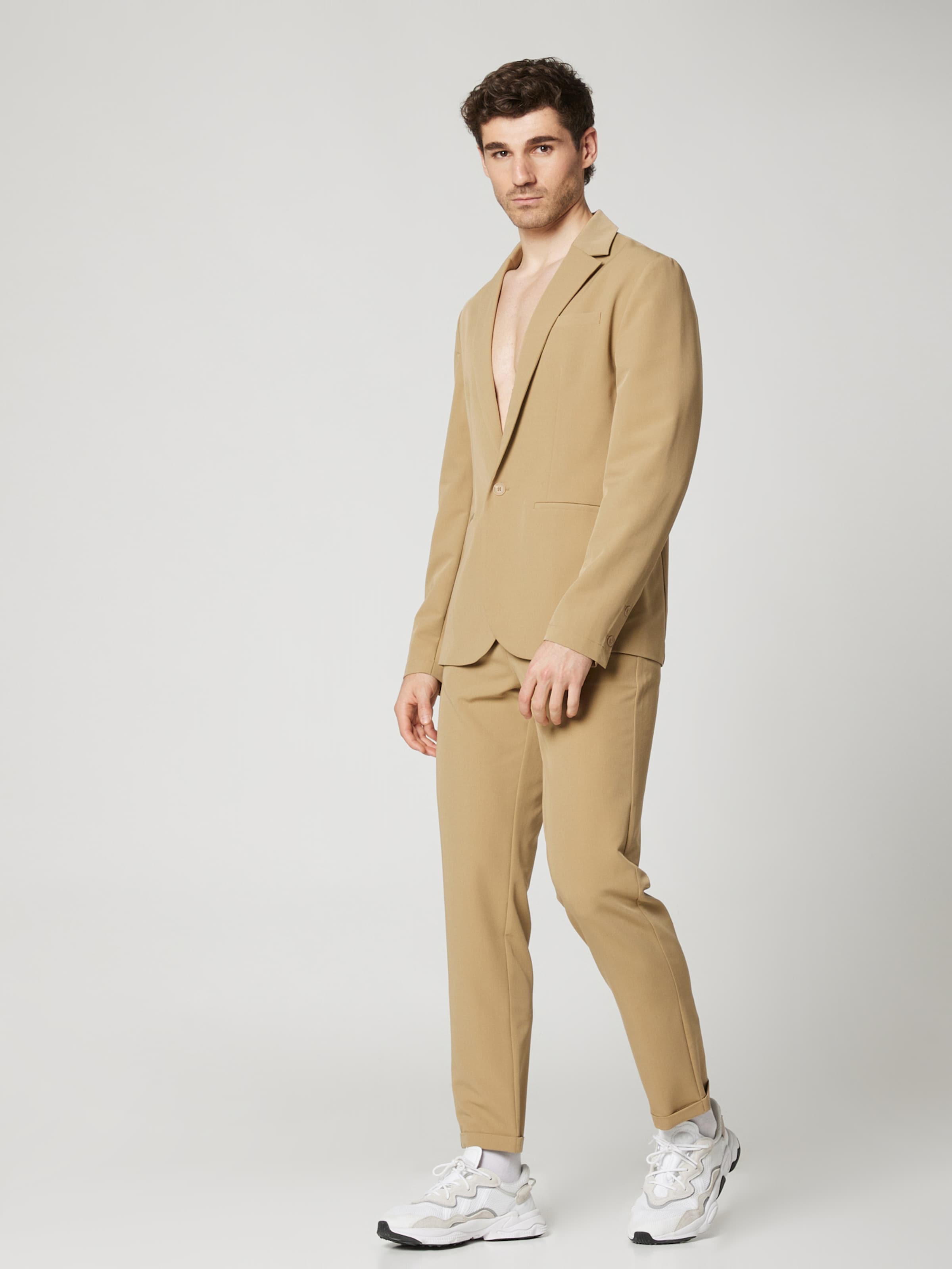 メンズウェア #ADJUSTABLE PANTS - BEIGE - TRAPP Tapered Pleat-Front Pants 'Emil' in Cognac | ABOUT YOU