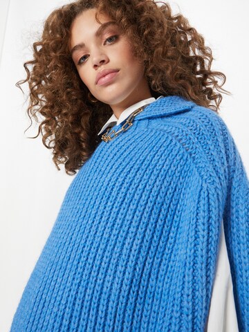 Rich & Royal Sweater in Blue