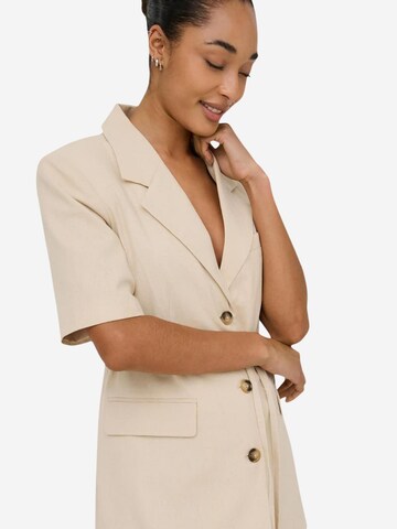 Blazer 'Jdynaomi Linen S/S Belt Blazer Tlr 15373938' di Jaqueline de Yong in beige