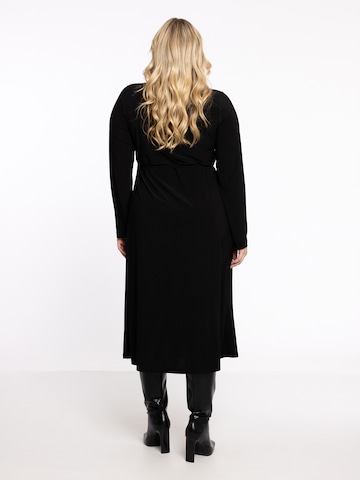 Yoek Dress in Black