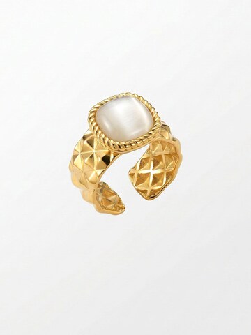 Nemomatheo Ring 'Royal Cushion – Statement-Ring mit Rautenmuster' in Gold