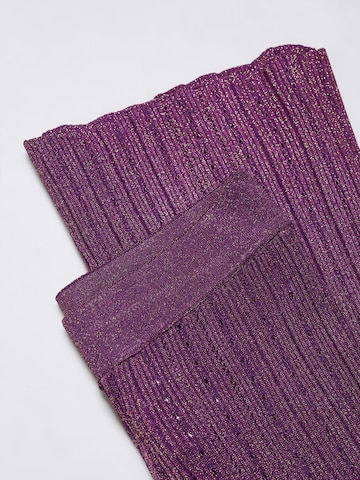 MANGO Rozkloszowany krój Spodnie 'Cooper' w kolorze fioletowy