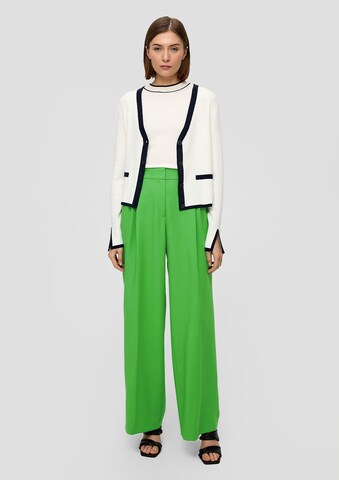 s.Oliver BLACK LABEL - Pierna ancha Pantalón plisado en verde