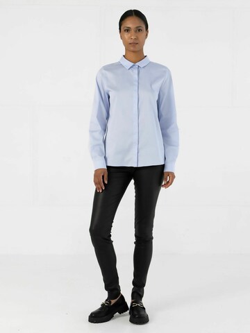 Coster Copenhagen Koszulka ' Fitted ' w kolorze niebieski