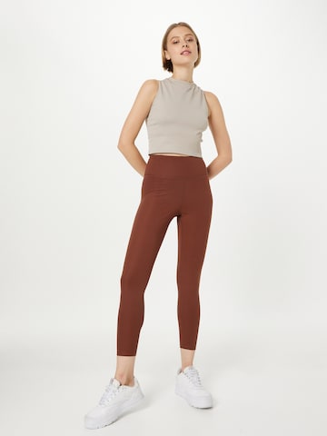 Girlfriend Collective Skinny Sporthose in Braun