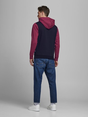 JACK & JONES - Regular Fit Sweatshirt em vermelho