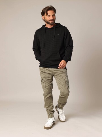 Sweat-shirt 'Tristan' Deeluxe en noir : devant