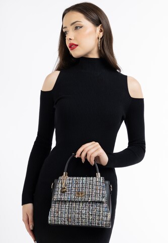 faina Handbag in Black