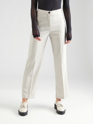 Loosefit Pantalon à plis 'RITA' VERO MODA en blanc : devant