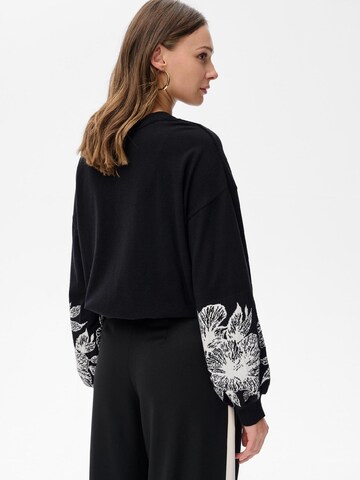 Blue Shadow Pullover‌‌ in Schwarz
