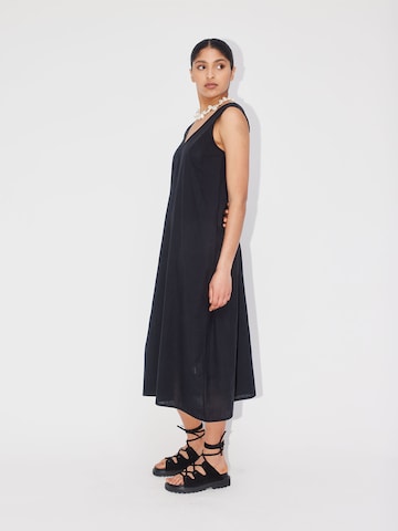 ABOUT YOU REBIRTH STUDIOS - Vestido de verano 'Holiday' en negro