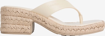 Tongs 'Beta' Calvin Klein en beige : devant