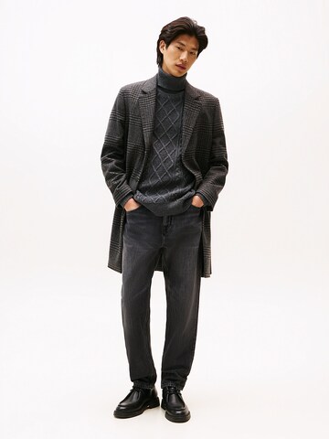 TOMMY HILFIGER Tapered Jeans 'Harlem' in Grau