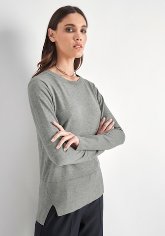 HECHTER PARIS Sweater in Grey