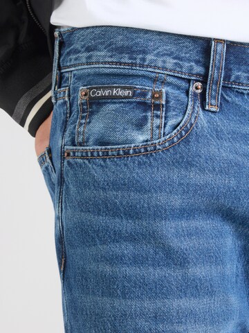 Calvin Klein Jeans - Folgado Calças de ganga em azul