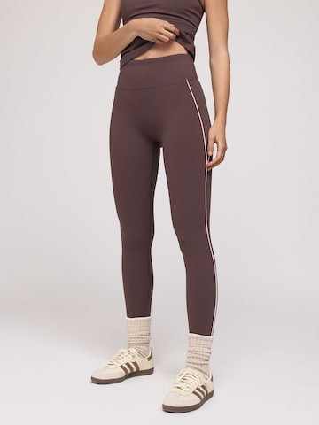 Osia Skinny Leggings in Brown: front