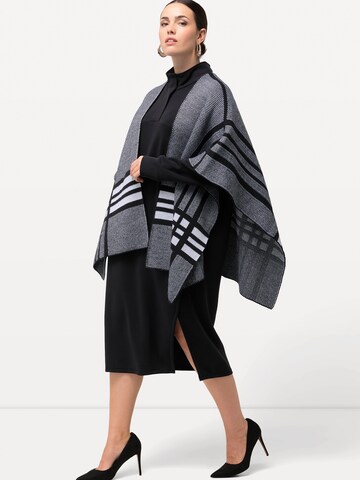 Ulla Popken Cape in Grey