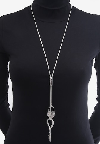 J. Jayz Necklace in Silver: front
