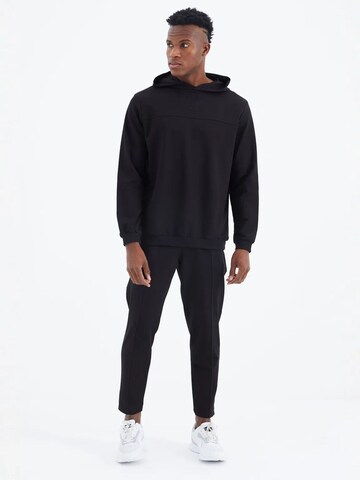 Completo per l'allenamento 'Aktive Sets' di Tommy Life in nero