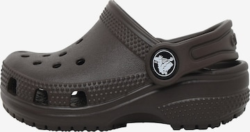 Crocs Отворени обувки 'Classic' в кафяво: отпред