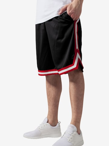 Urban Classics Loosefit Shorts in Schwarz: predná strana