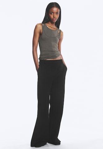 WEEKDAY - Acampanado Pantalón 'Avery' en negro