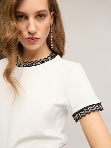 MOTIVI Shirt in White