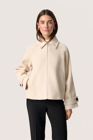 SOAKED IN LUXURY Between-season jacket 'Akeleje' in Beige: front