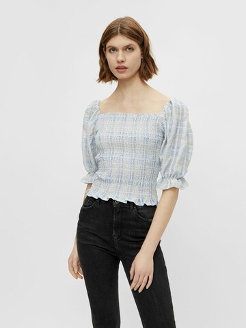 PIECES - Blusa en azul: frente