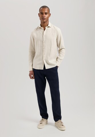 Coupe regular Chemise 'The Jagger' Dstrezzed en beige