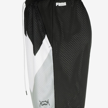 PUMA Loosefit Sportshorts in Schwarz