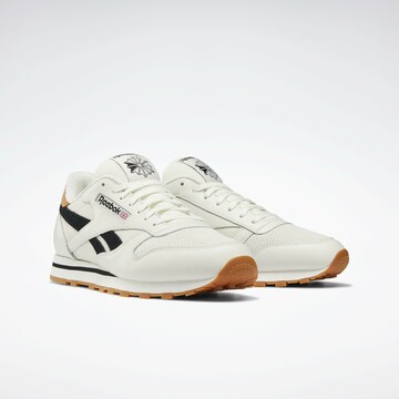 Sneaker bassa 'Classic' di Reebok in bianco