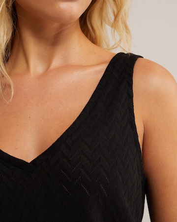 WE Fashion Toppi värissä musta