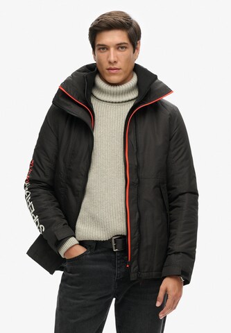 Veste mi-saison 'Yachter' Superdry en noir : devant