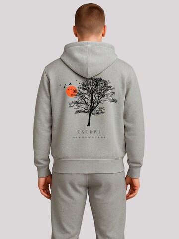 F4NT4STIC Trui 'Escape Discover the World Tree Birds' in Grijs: voorkant