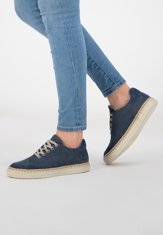 Travelin Sneakers laag 'Omage' in Blauw: voorkant